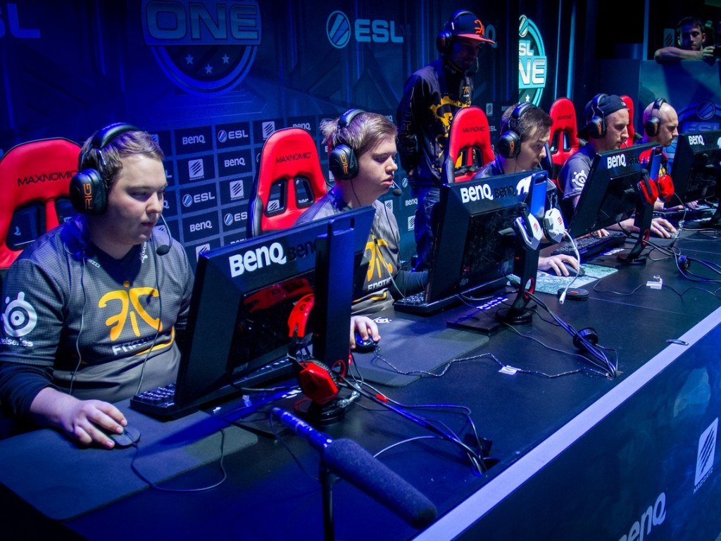 Стоит ли делать ставки на киберспортивные состязания?