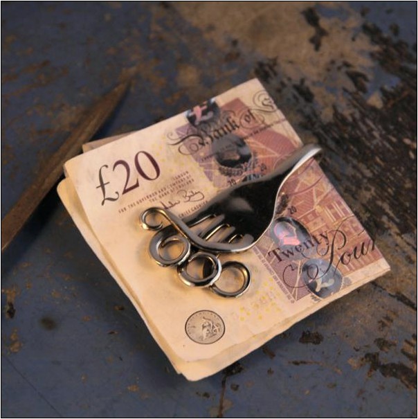 Как гарантированно заработать на букмекерской вилке?